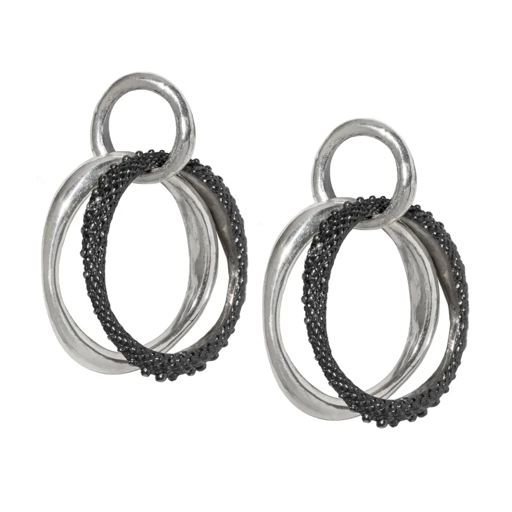 K.AND. double hoop earrings in 925 silver with black stones
