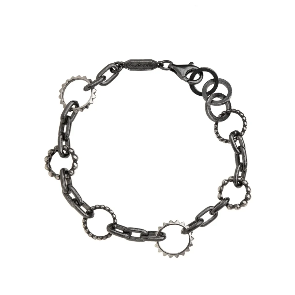K.AND. oxidised link bracelet in 925 silver with textured rings